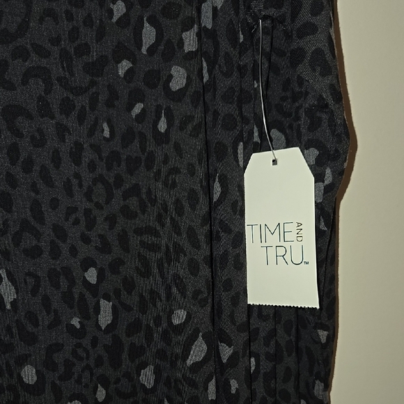 Time and Tru Black Sheath Dress 3/4 Sleeve Crew Neck - Picture 3 of 6